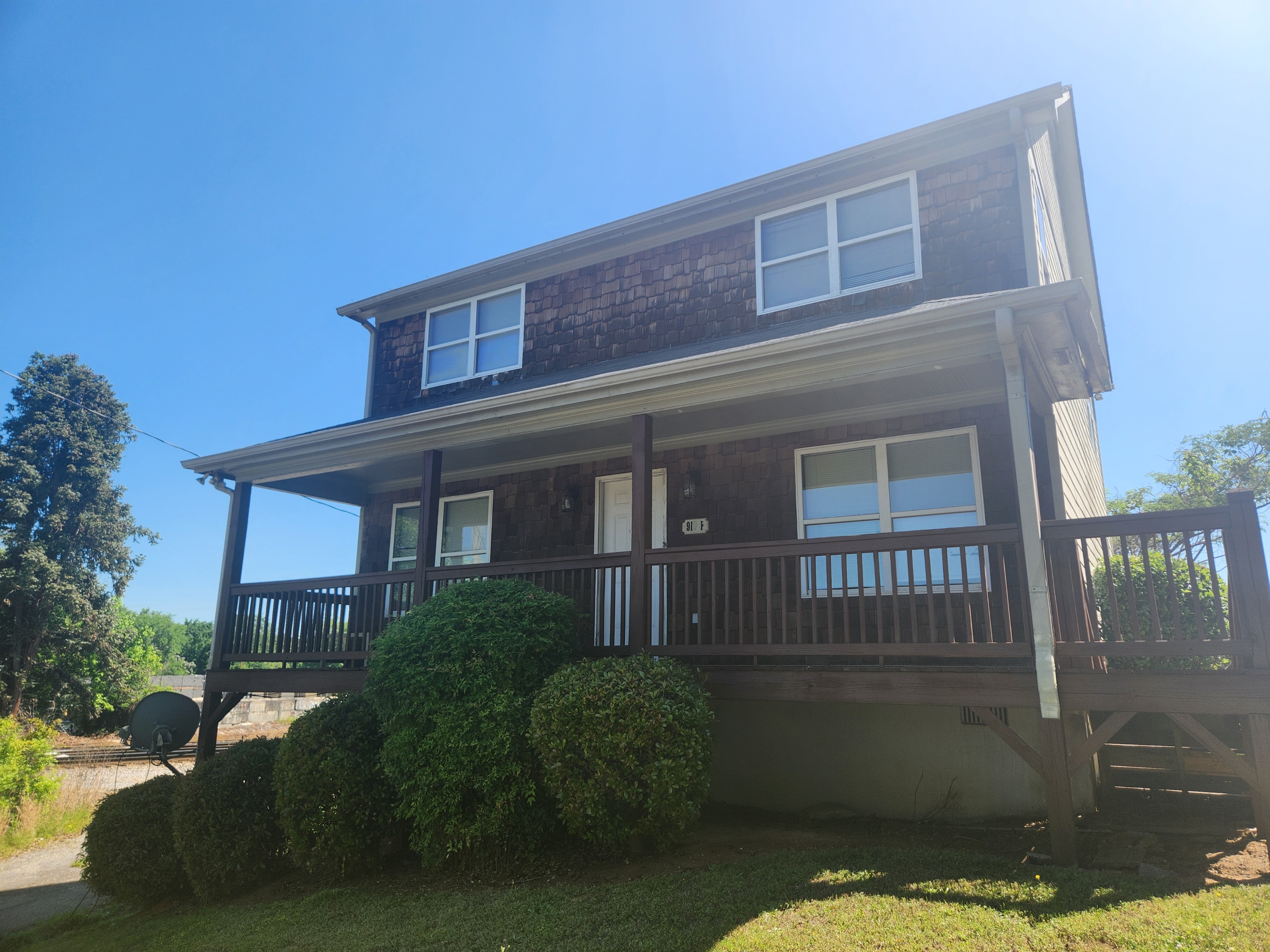 910 College Avenue F - 1