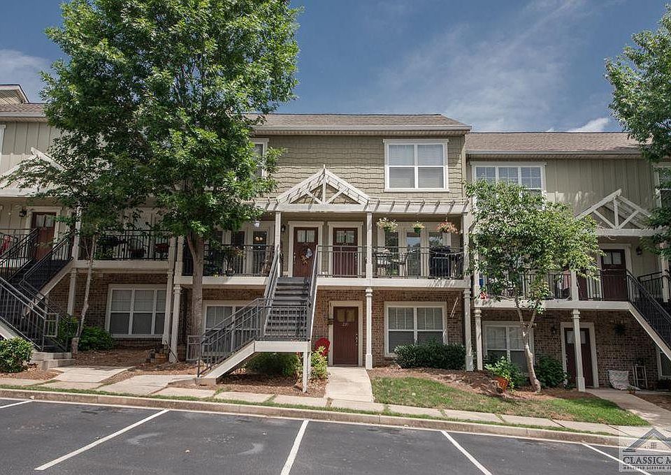 490 South Barnett Shoals #304 - 1